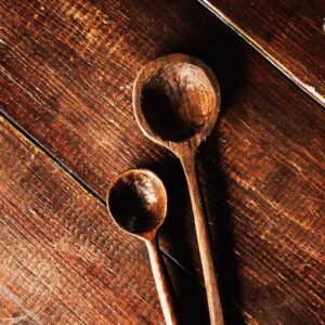 Sample review: a podcast about the table